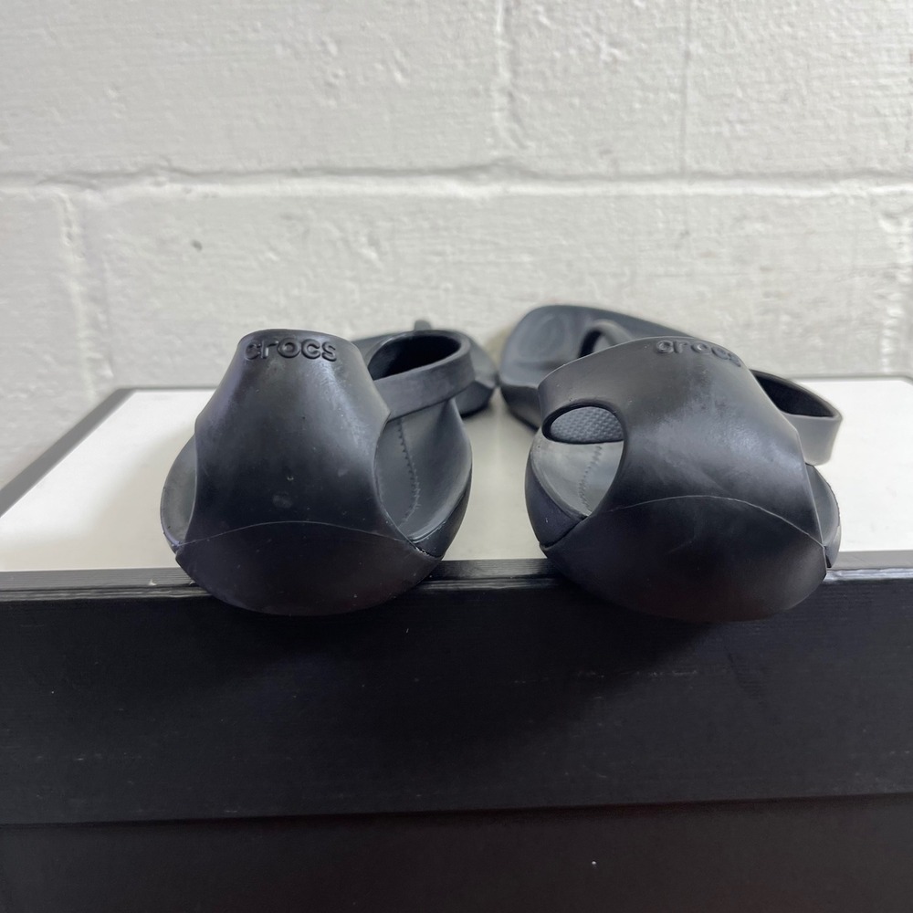 CROCS Black Women's Slingback Flip Sandals - Picture 6 of 12
